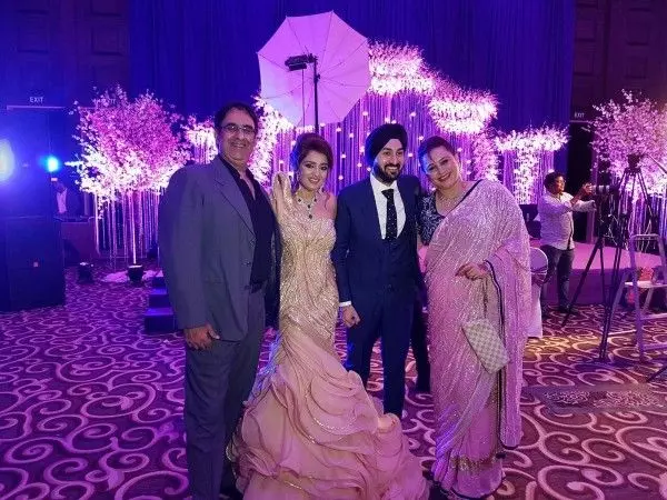 കയ്യെത്തും ദൂരത്ത് നായിക നിഖിത വിവാഹിതയായി കയ്യെത്തും ദൂരത്ത് നായിക നിഖിത വിവാഹിതയായി