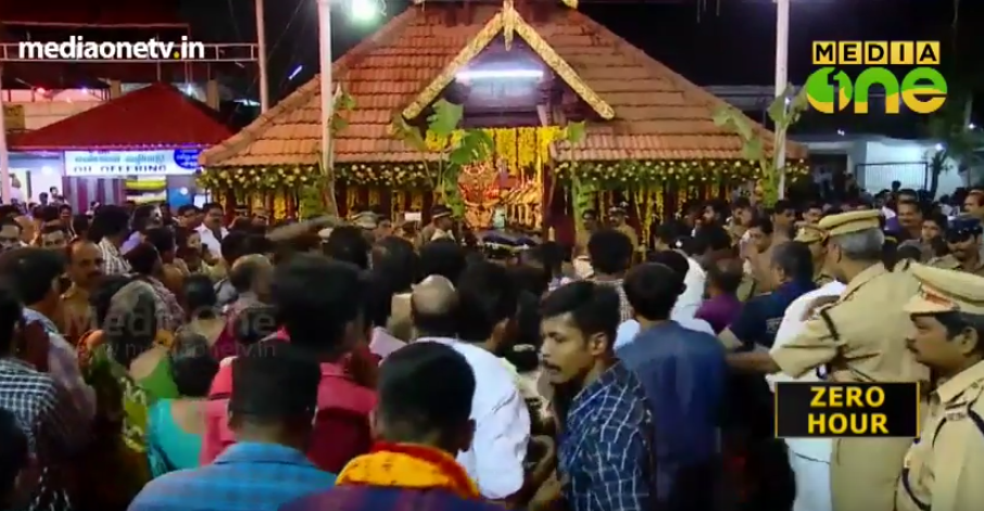 ഏറ്റുമാനൂര്‍ അമ്പലത്തില്‍ ആനയിടഞ്ഞ്  എട്ട് പേര്‍ക്ക് പരിക്ക്