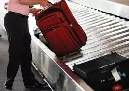 വിമാനയാത്രയ്ക്കിടെ ലഗേജ് നഷ്ടപ്പെട്ടാല് പരാതിപ്പെടേണ്ടത് എങ്ങനെ? വിമാനയാത്രയ്ക്കിടെ ലഗേജ് നഷ്ടപ്പെട്ടാല് പരാതിപ്പെടേണ്ടത് എങ്ങനെ?