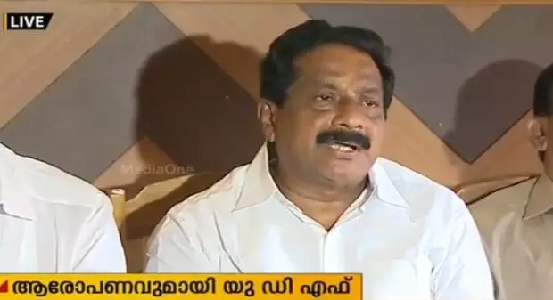 ചെങ്ങന്നൂരില് തറക്കല്ലിടല് മാമാങ്കങ്ങള് നടത്തുന്നുവെന്ന ആരോപണവുമായി യുഡിഎഫ് ചെങ്ങന്നൂരില് തറക്കല്ലിടല് മാമാങ്കങ്ങള് നടത്തുന്നുവെന്ന ആരോപണവുമായി യുഡിഎഫ്