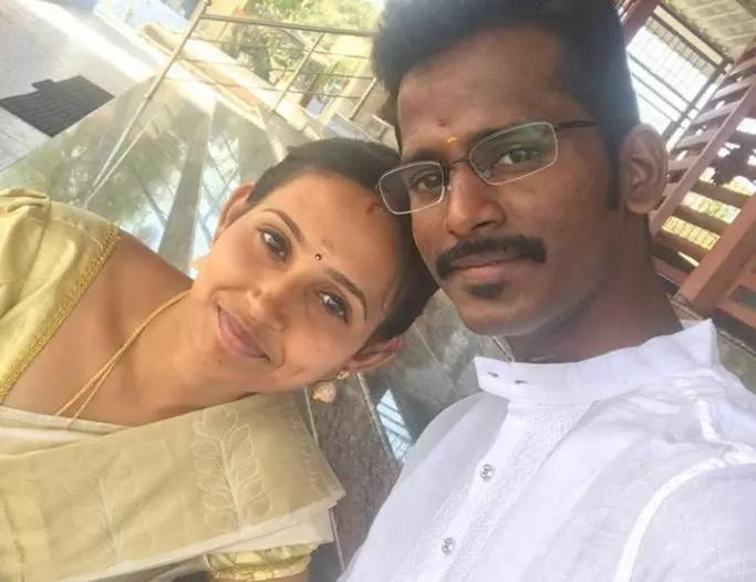 തേനി കാട്ടുതീയില് മരിച്ചവരില് നവദമ്പതികളും തേനി കാട്ടുതീയില് മരിച്ചവരില് നവദമ്പതികളും