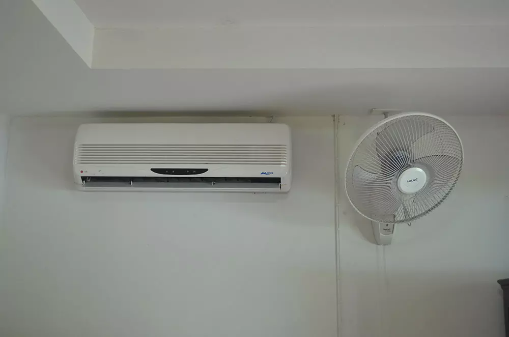 വേനല്: വൈദ്യുതി ഉപയോഗം റെക്കോര്ഡിലേക്ക് വേനല്: വൈദ്യുതി ഉപയോഗം റെക്കോര്ഡിലേക്ക്