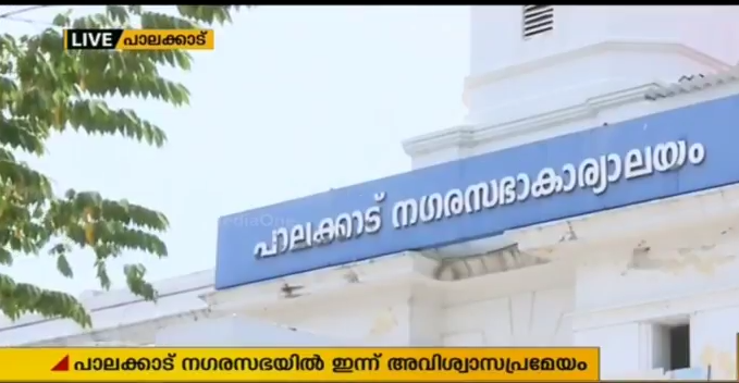 പാലക്കാട് നഗരസഭയില്‍ വികസനകാര്യ സ്ഥിരം അധ്യക്ഷ ടി ബേബിക്ക് സ്ഥാനം നഷ്ടമാകും
