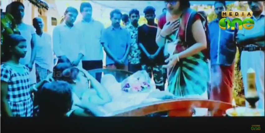 ലഹരിമരുന്നിനെതിരെ കുഴിയാനയുമായി ഒരു വീട്ടമ്മ