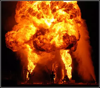 സ്കൂള് പാചകപ്പുരയിലെ ഗ്യാസ് സിലിണ്ടര് പൊട്ടിത്തെറിച്ചു സ്കൂള് പാചകപ്പുരയിലെ ഗ്യാസ് സിലിണ്ടര് പൊട്ടിത്തെറിച്ചു