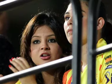 കോടികളുടെ തട്ടിപ്പ്; സാക്ഷി ധോണിക്കെതിരെ കേസ് 