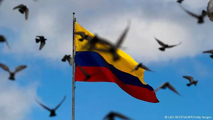 സമാധാനകരാര്‍ നടപ്പാക്കണമെന്നാവശ്യപ്പെട്ട് കൊളംബിയയില്‍ ആയിരങ്ങളുടെ മാര്‍ച്ച്