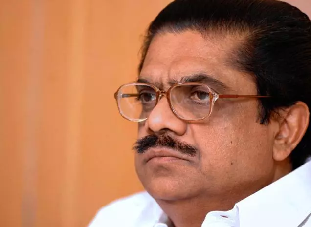 മുഖ്യമന്ത്രി ആഭ്യന്തര വകുപ്പ് ഒഴിയണമെന്ന് സുധീരന് മുഖ്യമന്ത്രി ആഭ്യന്തര വകുപ്പ് ഒഴിയണമെന്ന് സുധീരന്