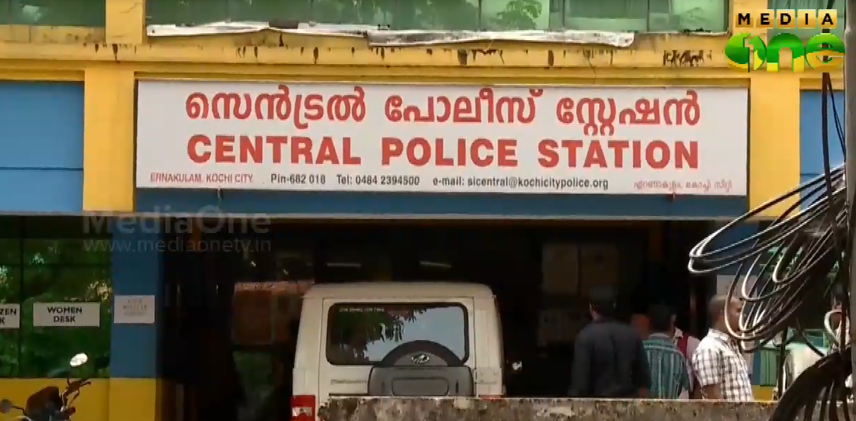 മുഖ്യമന്ത്രിയുടെ പേര് പറഞ്ഞ് പണംതട്ടാന്‍ ശ്രമം: 7 ഡിവൈഎഫ്ഐ പ്രവര്‍ത്തകര്‍ അറസ്റ്റില്‍