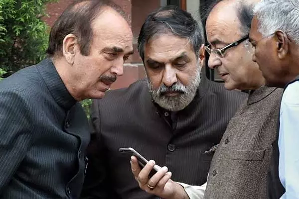 കേന്ദ്ര മന്ത്രിസഭാ യോഗത്തില്‍ മൊബൈല്‍ ഫോണിന് വിലക്ക്