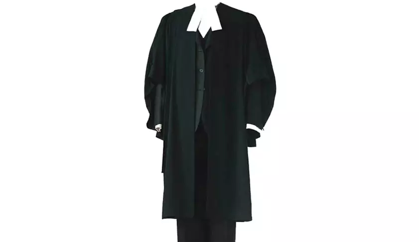 വഞ്ചിയൂരില്‍ മാധ്യമപ്രവര്‍ത്തകരെന്ന് തെറ്റിദ്ധരിച്ച് പൊലീസുകാര്‍ക്ക് നേരെ അഭിഭാഷകരുടെ കയ്യേറ്റശ്രമം