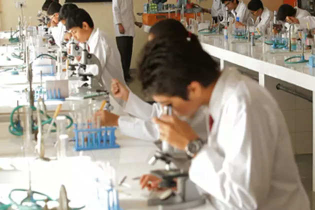 പക്ഷിപ്പനി പരിശോധനാ സൌകര്യം സംസ്ഥാനത്ത് തുടങ്ങുമെന്ന് സര്ക്കാര്;കര്ഷകര് പ്രതീക്ഷയില് പക്ഷിപ്പനി പരിശോധനാ സൌകര്യം സംസ്ഥാനത്ത് തുടങ്ങുമെന്ന് സര്ക്കാര്;കര്ഷകര് പ്രതീക്ഷയില്