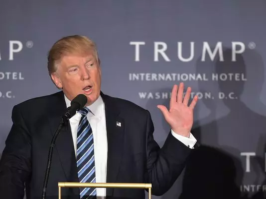 ആഫ്രിക്കന് വംശജരായ വോട്ടര്മാരെ സ്വാധീനിക്കാന് പുതിയ വാഗ്ദാനവുമായി ഡൊണാള്ഡ് ട്രംപ് ആഫ്രിക്കന് വംശജരായ വോട്ടര്മാരെ സ്വാധീനിക്കാന് പുതിയ വാഗ്ദാനവുമായി ഡൊണാള്ഡ് ട്രംപ്