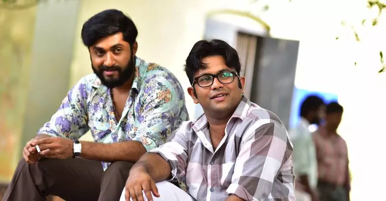 80കളിലെ കോളജ് കുമാരന്മാരായി ധ്യാനും അജുവും; ടീസര്‍ കാണാം