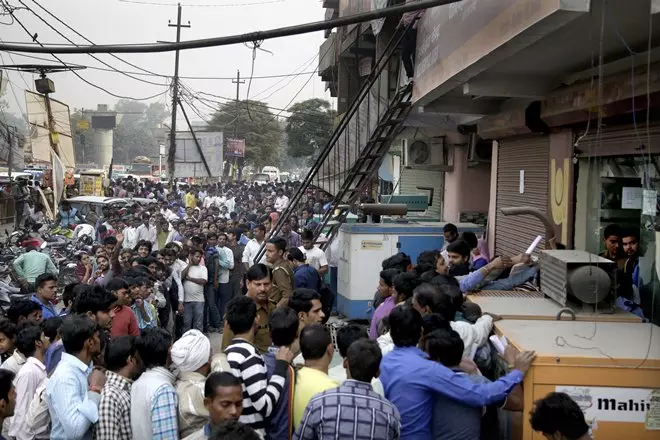 നോട്ട് പ്രതിസന്ധി പത്താം ദിവസത്തിലേക്ക് നോട്ട് പ്രതിസന്ധി പത്താം ദിവസത്തിലേക്ക്