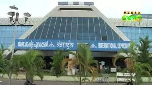 കരിപ്പൂര് വിമാനത്താവളത്തെ തകര്ക്കാനുള്ള നീക്കത്തിനെതിരെ ഏതറ്റം വരെയും സമരത്തിന് തയ്യാറെന്ന് എ കെ ആന്റണി കരിപ്പൂര് വിമാനത്താവളത്തെ തകര്ക്കാനുള്ള നീക്കത്തിനെതിരെ ഏതറ്റം വരെയും സമരത്തിന് തയ്യാറെന്ന് എ കെ ആന്റണി