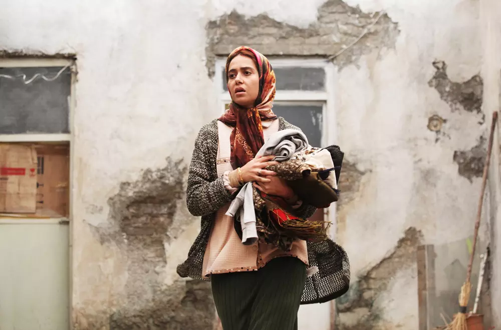 അഭയാര്ത്ഥികളുടെ ജീവിതം പറയുന്ന പാര്ട്ടിങ് ഉദ്ഘാടനചിത്രം അഭയാര്ത്ഥികളുടെ ജീവിതം പറയുന്ന പാര്ട്ടിങ് ഉദ്ഘാടനചിത്രം