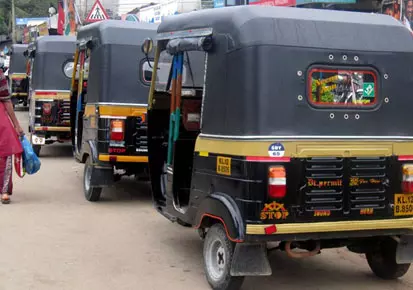 എറണാകുളത്ത് ഓട്ടോ തൊഴിലാളികള്‍ പണിമുടക്ക് പിന്‍വലിച്ചു