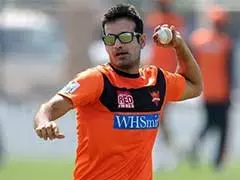 മകന് ദാവൂദെന്ന് പേര് നല്കരുതെന്ന ട്വീറ്റിനോട് ഇര്ഫാന് പത്താന്റെ മറുപടി വൈറലാകുന്നു മകന് ദാവൂദെന്ന് പേര് നല്കരുതെന്ന ട്വീറ്റിനോട് ഇര്ഫാന് പത്താന്റെ മറുപടി വൈറലാകുന്നു