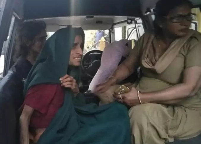 പൂട്ടിയിട്ട മുറിയില് അമ്മയും മകളും കഴിഞ്ഞത് നാല് വര്ഷം, ശരീരഭാരം 25 കിലോയിലെത്തി പൂട്ടിയിട്ട മുറിയില് അമ്മയും മകളും കഴിഞ്ഞത് നാല് വര്ഷം, ശരീരഭാരം 25 കിലോയിലെത്തി