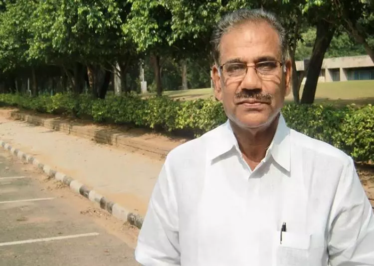 ശശീന്ദ്രന്റെ വിവാദ ഫോണ് സംഭാഷണം ജസ്റ്റിസ് ആന്റണി കമ്മീഷന് അന്വേഷിക്കും ശശീന്ദ്രന്റെ വിവാദ ഫോണ് സംഭാഷണം ജസ്റ്റിസ് ആന്റണി കമ്മീഷന് അന്വേഷിക്കും