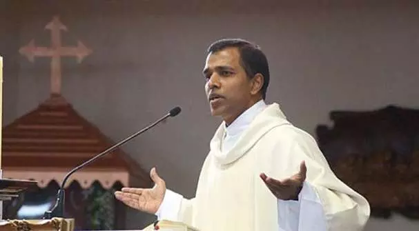 ആസ്‍ട്രേലിയയില്‍ മലയാളി വൈദികന് കുത്തേറ്റു