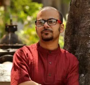 ആദിത്യനാഥിനെ വിമര്‍ശിച്ച് കവിതയെഴുതി; ബംഗാളി എഴുത്തുകാരനെതിരെ കേസ്