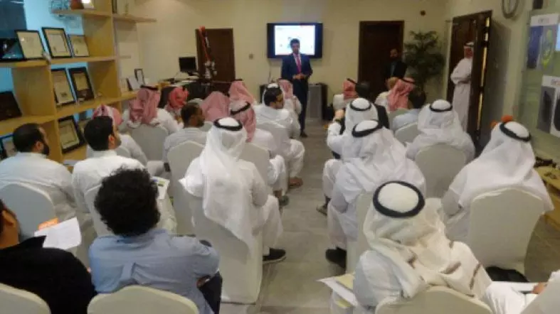 സൌദിയില് സ്വകാര്യവത്കരണത്തിലൂടെ 200 ബില്യന് ഡോളറിന്റെ വരുമാനമുണ്ടാക്കുമെന്ന് മുഹമ്മദ് അത്തുവൈജിരി സൌദിയില് സ്വകാര്യവത്കരണത്തിലൂടെ 200 ബില്യന് ഡോളറിന്റെ വരുമാനമുണ്ടാക്കുമെന്ന് മുഹമ്മദ് അത്തുവൈജിരി