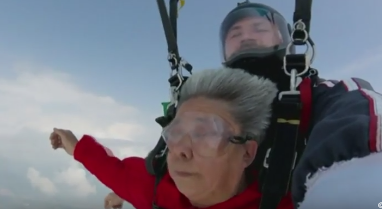 പ്രായത്തിനോട് പോകാന്‍ പറ...കൊലമാസാണ് ഈ മുത്തശ്ശി