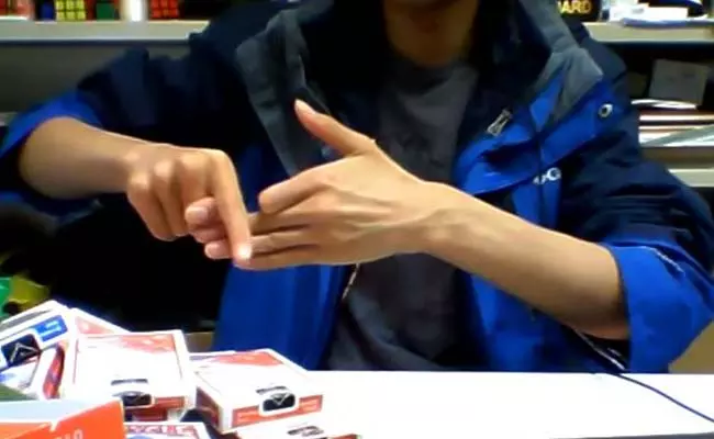 വൈറലായി വിരല്‍ മാജിക്