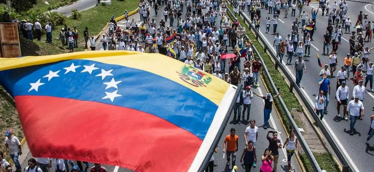 മദുറോയുടെ രാജി ആവശ്യപ്പെട്ട് വെനസ്വേലയില്‍ പ്രക്ഷോഭം ശക്തം