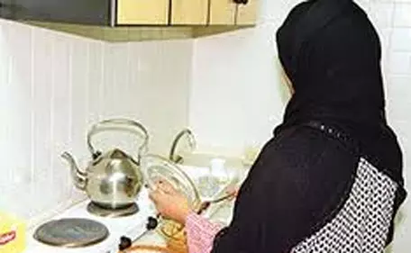 ഇന്ത്യയിൽ നിന്നുള്ള ഗാർഹികത്തൊഴിലാളി റിക്രൂട്ട്മെന്റ് പുനരാരംഭിക്കാൻ കുവൈത്ത് ചർച്ചകൾ തുടങ്ങി ഇന്ത്യയിൽ നിന്നുള്ള ഗാർഹികത്തൊഴിലാളി റിക്രൂട്ട്മെന്റ് പുനരാരംഭിക്കാൻ കുവൈത്ത് ചർച്ചകൾ തുടങ്ങി