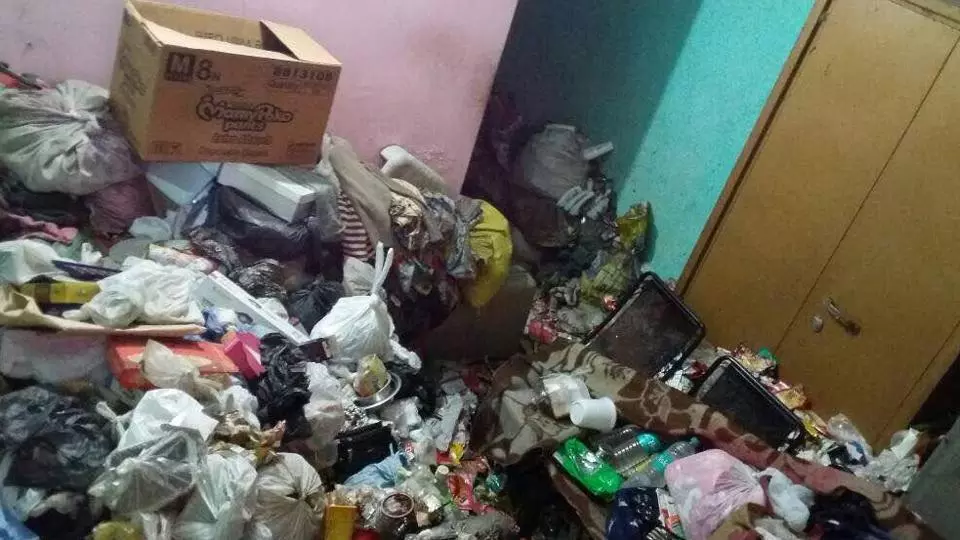 മുടി കൊഴിയുന്നതില്‍ മനംനൊന്ത് പെണ്‍കുട്ടി മാലിന്യങ്ങള്‍ നിറഞ്ഞ മുറിയില്‍ മാസങ്ങള്‍ ഒറ്റക്ക് കഴിഞ്ഞു