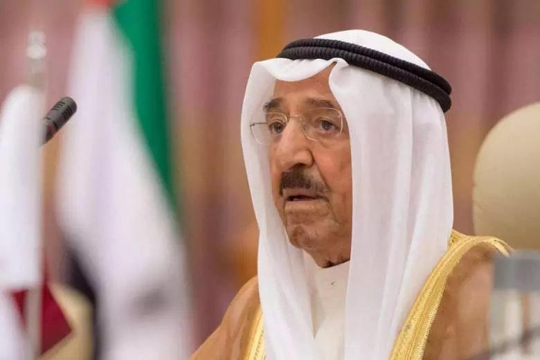 മധ്യസ്ഥ ചര്‍ച്ചകളുമായി കുവൈറ്റ് അമീര്‍ ഖത്തറിലെത്തി