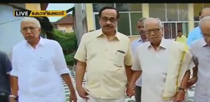 പെരുന്നാള്‍ ദിനത്തിലെ മതസൌഹാര്‍ദ്ദ കാഴ്ച, മിശ്കാല്‍ പള്ളിയില്‍ അതിഥിയായി സാമൂതിരി