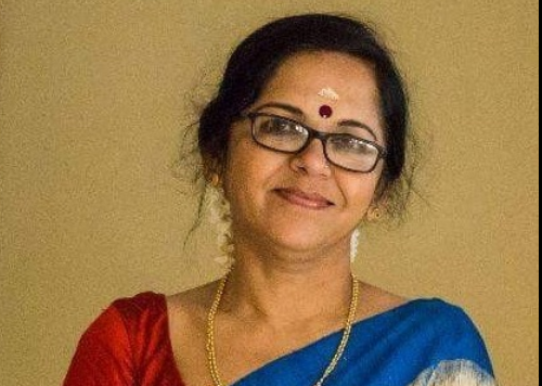 സികെ ജാനു കാറോടിക്കുന്ന ചിത്രം രാഷ്ട്രീയ പ്രാധാന്യമുള്ളത് തന്നെ ;ശാരദക്കുട്ടി