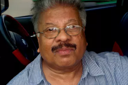 സരസമായ എഴുത്തു കൊണ്ട് ആസ്വാദകരുടെ മനസ് കീഴടക്കിയ പുനത്തില് സരസമായ എഴുത്തു കൊണ്ട് ആസ്വാദകരുടെ മനസ് കീഴടക്കിയ പുനത്തില്