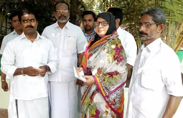 ബിജെപിയുടെ ഫണ്ട് ശേഖരണം ഉദ്ഘാടനം ചെയ്തത് വനിതാ ലീഗ് സംസ്ഥാന അധ്യക്ഷ ഖമറുന്നിസ അന്വര് ബിജെപിയുടെ ഫണ്ട് ശേഖരണം ഉദ്ഘാടനം ചെയ്തത് വനിതാ ലീഗ് സംസ്ഥാന അധ്യക്ഷ ഖമറുന്നിസ അന്വര്