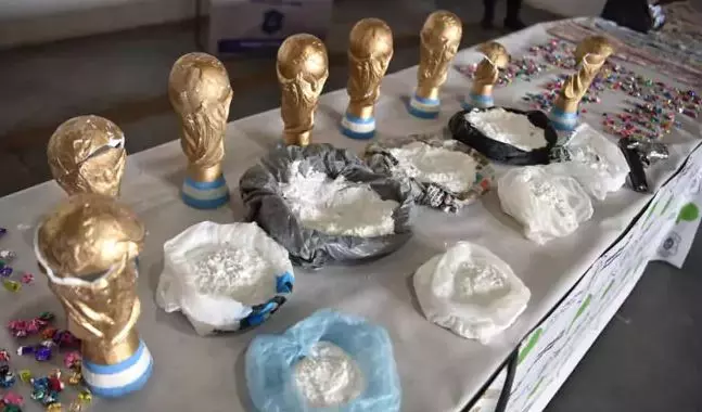 ലോകകപ്പ് ട്രോഫിക്കുള്ളില് മയക്കുമരുന്ന് ! ലോകകപ്പ് ട്രോഫിക്കുള്ളില് മയക്കുമരുന്ന് !