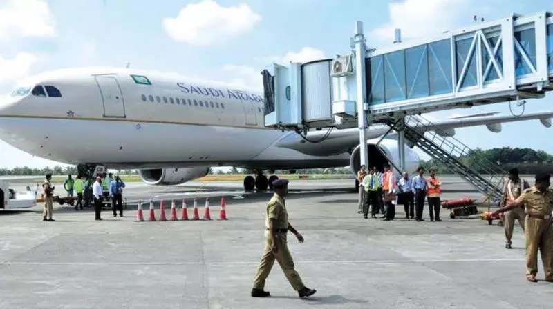 ജിദ്ദ സര്വീസിന് കരിപ്പൂര് പൂര്ണസജ്ജമെന്ന് ഡയറക്ടര്: തീരുമാനം എന്തുകൊണ്ടു വൈകുന്നുവെന്നതിന് പക്ഷേ മറുപടിയില്ല ജിദ്ദ സര്വീസിന് കരിപ്പൂര് പൂര്ണസജ്ജമെന്ന് ഡയറക്ടര്: തീരുമാനം എന്തുകൊണ്ടു വൈകുന്നുവെന്നതിന് പക്ഷേ മറുപടിയില്ല