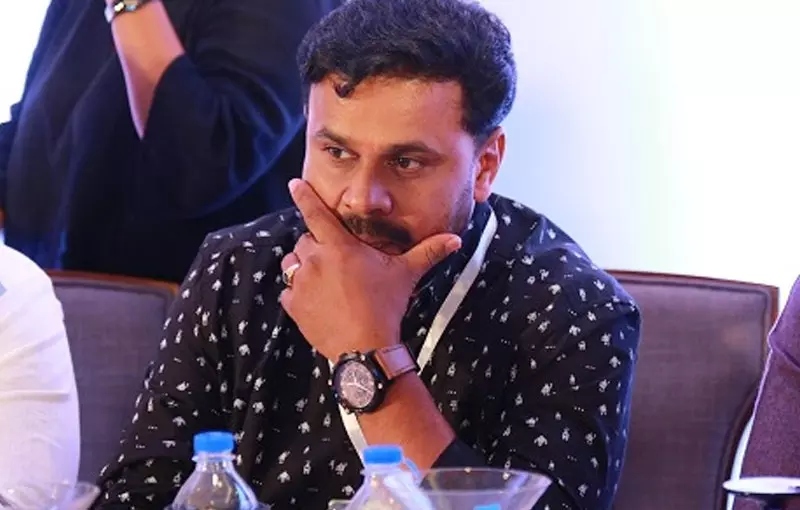 ദിലീപിനെ അമ്മയില്‍ തിരിച്ചെടുത്തു;  പുറത്താക്കല്‍ സാങ്കേതികമായി നിലനില്‍ക്കില്ലെന്ന് കണ്ടെത്തല്‍