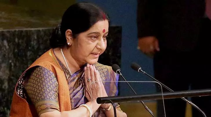 സുഷമ സ്വരാജിനെതിരെ സൈബര് ആക്രമണം; ട്വിറ്റര് വോട്ടെടുപ്പില് വന് ജനപിന്തുണ സുഷമ സ്വരാജിനെതിരെ സൈബര് ആക്രമണം; ട്വിറ്റര് വോട്ടെടുപ്പില് വന് ജനപിന്തുണ