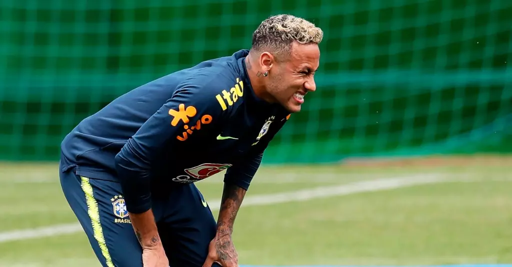 നെയ്മറിന് പരിക്ക്; കോസ്റ്ററിക്കക്കെതിരെ കളിച്ചേക്കില്ല നെയ്മറിന് പരിക്ക്; കോസ്റ്ററിക്കക്കെതിരെ കളിച്ചേക്കില്ല