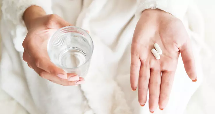 വെള്ളമില്ലാതെ ഗുളിക കഴിക്കല്ലേ... വെള്ളമില്ലാതെ ഗുളിക കഴിക്കല്ലേ...