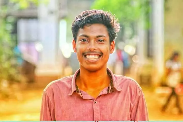 എസ്.എഫ്.ഐ നേതാവിന്റെ കൊലപാതകം: മൂന്ന് എസ്.ഡി.പി.ഐ - ക്യാമ്പസ് ഫ്രണ്ട് പ്രവര്ത്തകര് കസ്റ്റഡിയില് എസ്.എഫ്.ഐ നേതാവിന്റെ കൊലപാതകം: മൂന്ന് എസ്.ഡി.പി.ഐ - ക്യാമ്പസ് ഫ്രണ്ട് പ്രവര്ത്തകര് കസ്റ്റഡിയില്