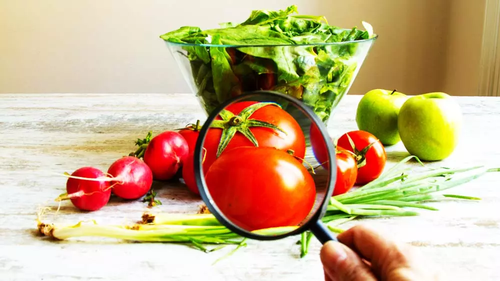 അസുഖത്തില്‍ നിന്ന് രക്ഷ വേണോ; സുരക്ഷിത ഭക്ഷണമെന്താണെന്ന് അറിയാം