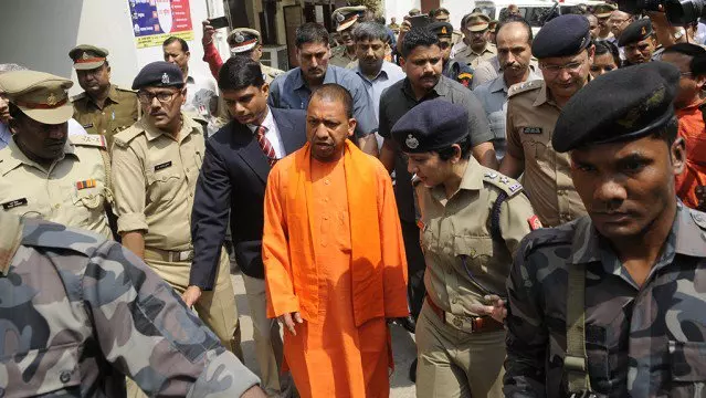 വ്യാജ ഏറ്റുമുട്ടലുകള്‍ കൊലപാതകങ്ങള്‍ക്ക് യോഗി സര്‍ക്കാറിന് സുപ്രീം കോടതി നോട്ടീസ്