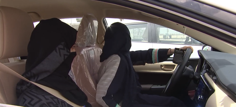 ബഹ്റൈനില്‍ നിന്നും സൌദിയിലേക്ക് വനിതകളുടെ ഒഴുക്ക് തുടങ്ങി