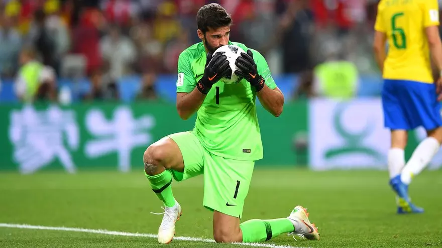 ആലിസണ്‍ ബെക്കര്‍, രക്തത്തിലുണ്ട് രക്ഷ