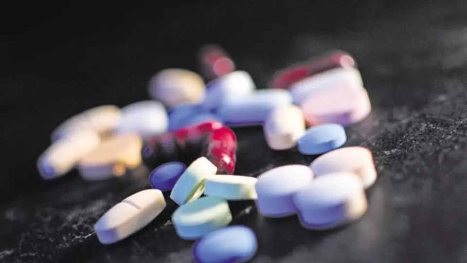 ദേശീയ മരുന്ന് വില നിയന്ത്രണ സമിതിയുടെ പുതുക്കിയ വിലവിവരപ്പട്ടികയില് 21 ജീവന് രക്ഷാ മരുന്നുകള് കൂടി ദേശീയ മരുന്ന് വില നിയന്ത്രണ സമിതിയുടെ പുതുക്കിയ വിലവിവരപ്പട്ടികയില് 21 ജീവന് രക്ഷാ മരുന്നുകള് കൂടി